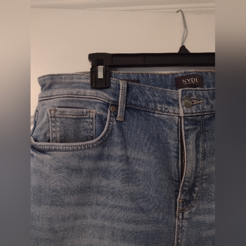 NYDJ blue girlfriend jeans semi faded size 12 NWT - Picture 3 of 4
